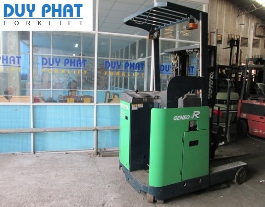 So sánh ưu nhược điểm của các dòng xe nâng 1 Xe nâng điện
