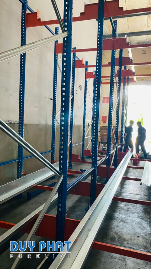 Đường đi trong kho hàng của Pallet Shuttle