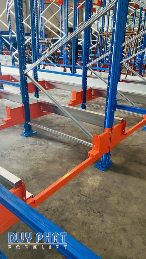 Hệ thống kho hàng dùng Pallet Shuttle