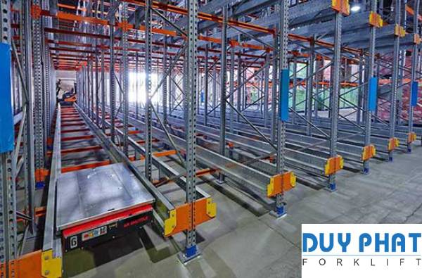 Chuyển đổi kệ selective thành kệ radio pallet shuttle 5 Radio Pallet Shuttle là loại kệ chuyên dùng cho nhiều không gian kho hàng