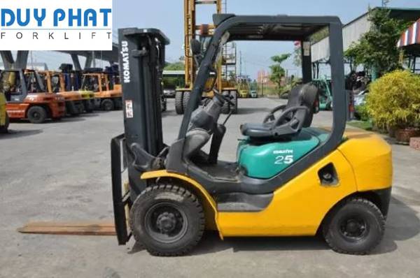 Nên mua xe nâng mới hay xe nâng đã qua sử dụng 6 Xe nâng đã qua sử dụng có thể sử dụng được trong nhiều không gian