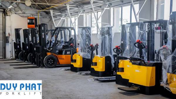 Nhiên liệu sử dụng cũng là một yếu tố quan trọng khi lựa chọn xe nâng hàng