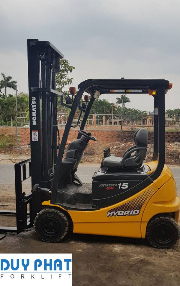 Xe nâng hoạt động bằng năng lượng điện an toàn với môi trường