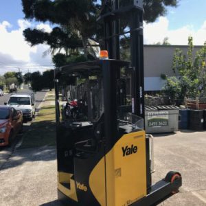 Xe nâng điện Yale 9.5 mét