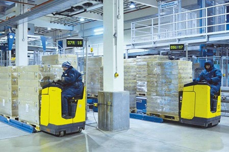 xe-nang-hang-kho-lanh