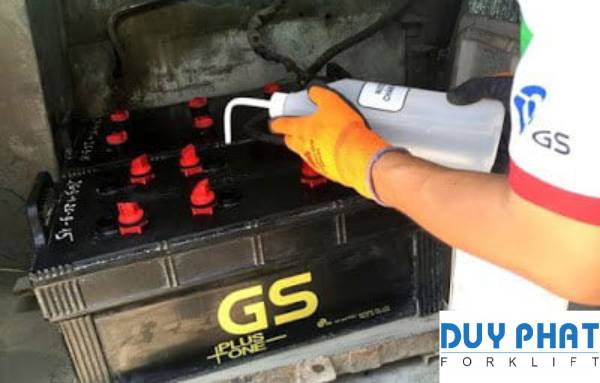 Ắc quy có thể bị mất điện do nhiều nguyên nhân