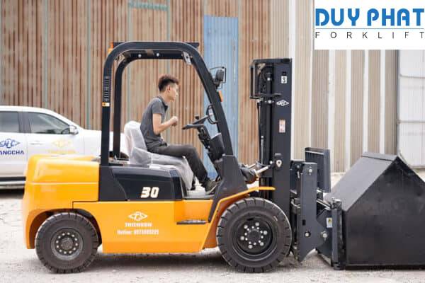 Bình điện xe nâng có thể bị yếu khi sử dụng