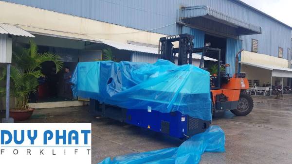 Đảm bảo tầm nhìn thông thoáng khi vận hành xe nâng dưới trời mưa