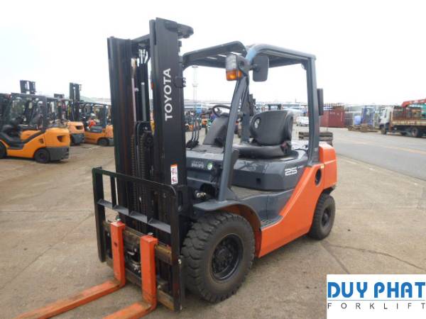 Một số lưu ý khi làm sạch xe nâng