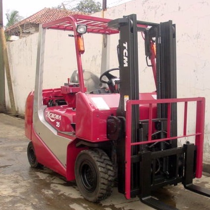 Xe nâng điện TCM Model FA25B