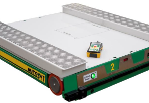 Robot pallet shuttle