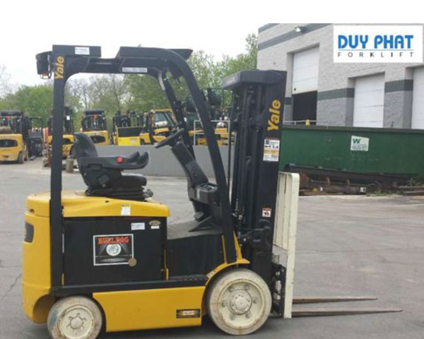 Cho thuê xe nâng Bình Dương thương hiệu Komatsu
