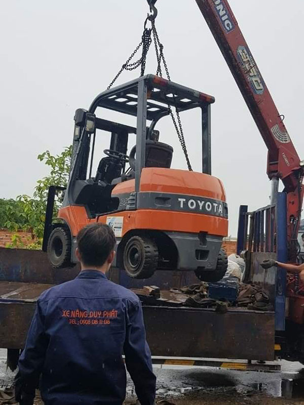 Sửa chữa xe nâng tại Bình Dương chuyên nghiệp