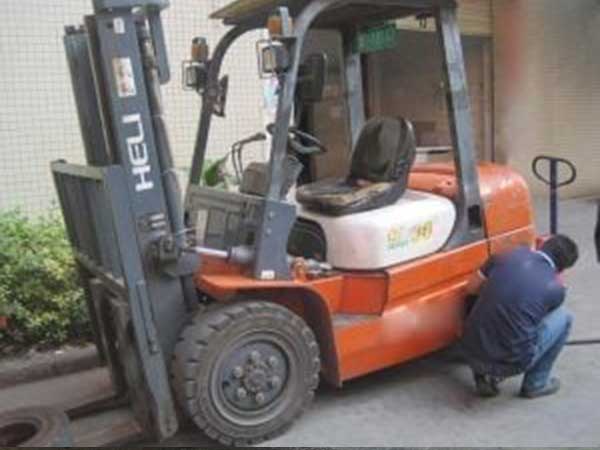 Sửa chữa xe nâng tại Đà Nẵng chuyên nghiệp