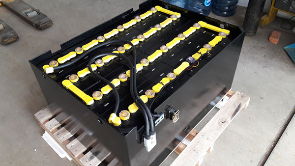 Bình điện xe nâng thương hiệu GS YUASA