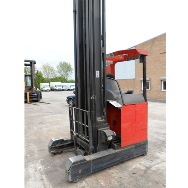 Xe Nâng Điện BT 2 tấn, nâng cao 10.5 mét, ngôi lái