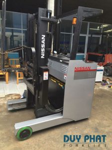 Xe nâng điện đứng lái