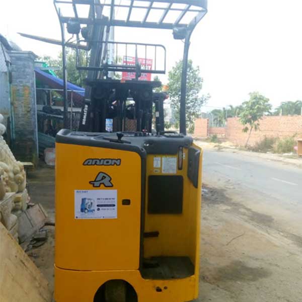 TOP 9 Mẫu xe nâng điện đứng lái được ưa chuộng nhất 9 Xe Nâng Điện Komatsu 1.8 tấn, nâng cao 4 mét, đứng lái