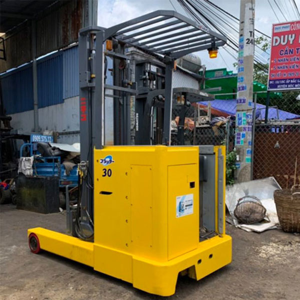 Top 10 xe nâng điện Việt Nhật chất lượng tốt nhất hiện hay 5 Xe Nâng Điện Nichiyu 2 tấn, nâng cao 4.3 mét, đứng lái