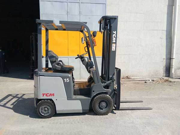 Xe Nâng Điện 1.5 tấn TCM nâng cao 3 mét, ngồi lái