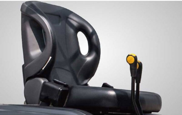 Ghế ngồi được trang bị trên Xe nâng điện ngồi lái 3.5 tấn FE35