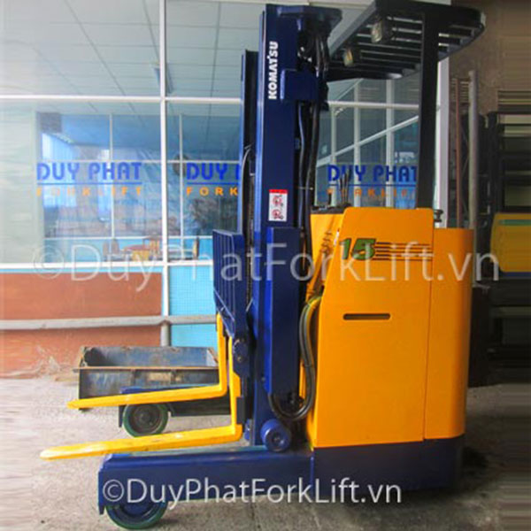 Top 15 mẫu xe nâng điện đứng chất lượng 11 Xe Nâng Điện đứng lái Komatsu 1,5 tấn, nâng cao 4,3 mét