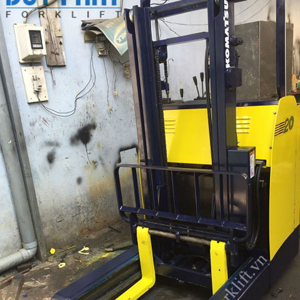 Top 15 mẫu xe nâng điện đứng chất lượng 15 Xe Nâng Điện đứng lái Komatsu 2 tấn, nâng cao 3 mét