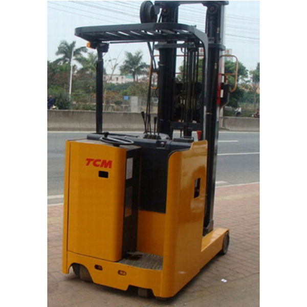 Top 10 dòng xe nâng điện đứng lái cũ tốt nhất hiện nay 13 Xe Nâng Điện đứng lái cũ TCM nâng cao 4 mét, tải trọng 1.5 tấn