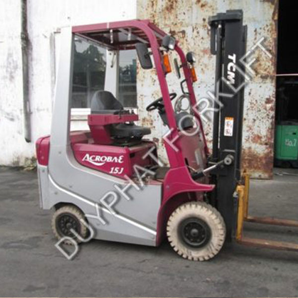 Xe Nâng Điện ngồi lái cũ TCM 1.5 tấn, nâng cao 3.04 mét