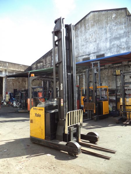 Xe Nâng Điện Yale 2 tấn, nâng cao 9.5 mét, ngồi lái