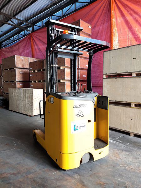 Xe nâng điện cũ 1 tấn