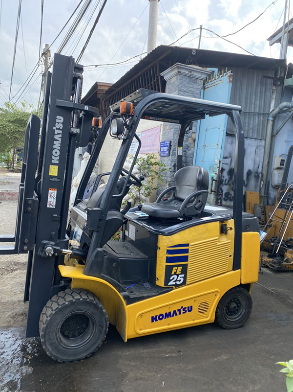 Xe nâng điện cũ Toyota Komatsu TCM hàng Nhật bãi 80 90 