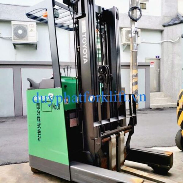 Top 10 mẫu xe nâng điện cũ đứng lái bền bỉ, giá tốt 11 Xe nâng điện cũ đứng lái 3 tấn Toyota