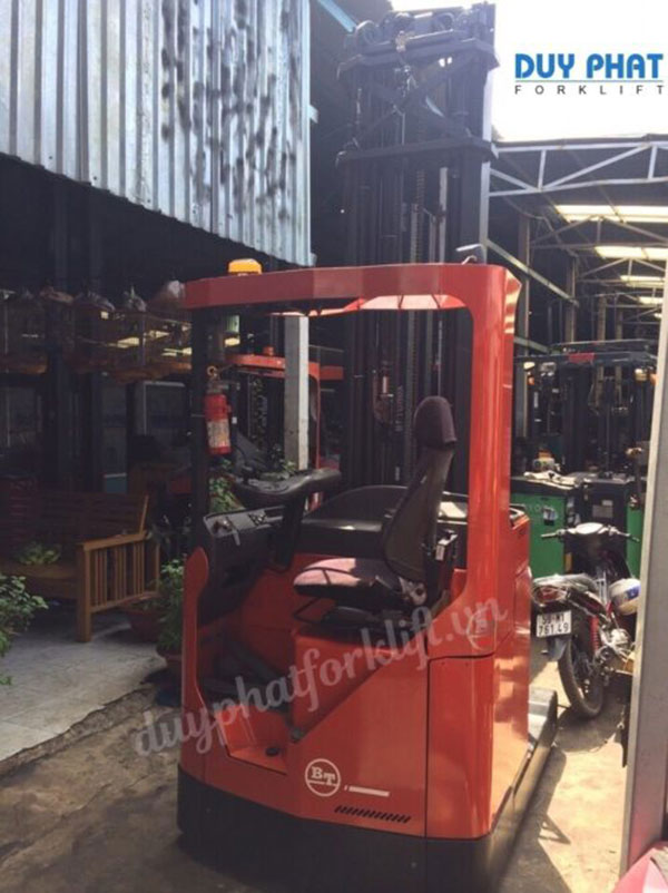 15+ mẫu xe nâng điện thanh lý giá rẻ, chất lượng cao 1 Xe nâng điện thanh lý BT ngồi lái