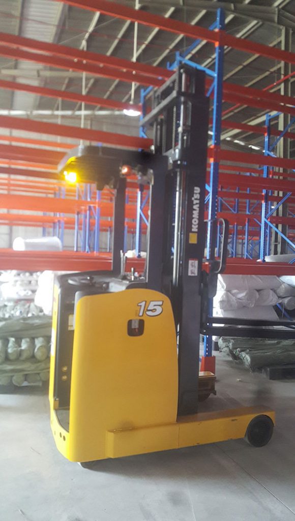 Xe nâng điện cũ 1 tấn Komatsu