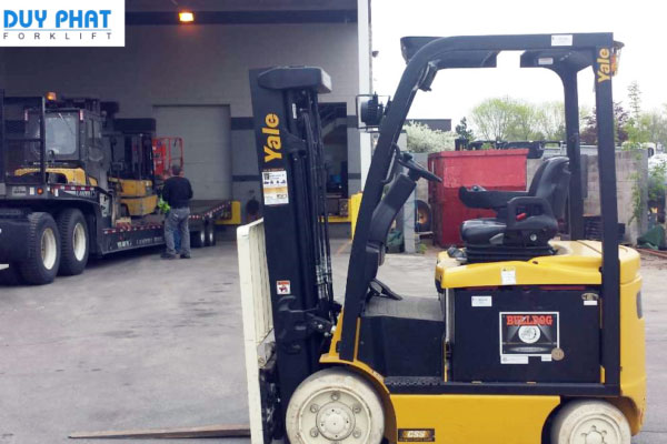 Xe nâng điện cũ 2 tấn Yale ngồi lái, nâng cao 3 mét