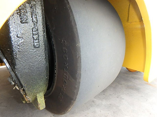 Phụ tùng xe nâng điện đứng lái chính hãng, giá gốc 7 Bánh xe nâng điện đứng lái chất lượng cao