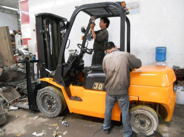 Quy trình bảo dưỡng xe nâng điện ngồi lái 1 Bảo dưỡng xe nâng điện ngồi lái