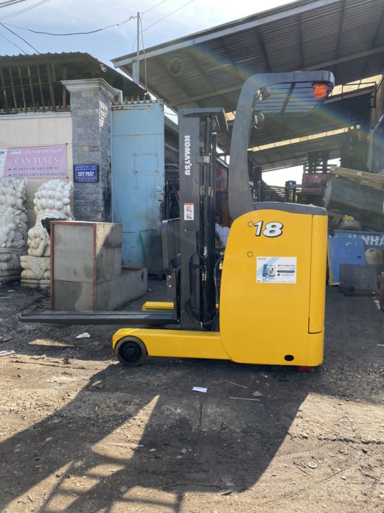 Xe nâng đối trọng là gì? Cấu tạo và đặc điểm 3 Xe nâng điện đối trọng vận hành mạnh mẽ, nhanh chóng
