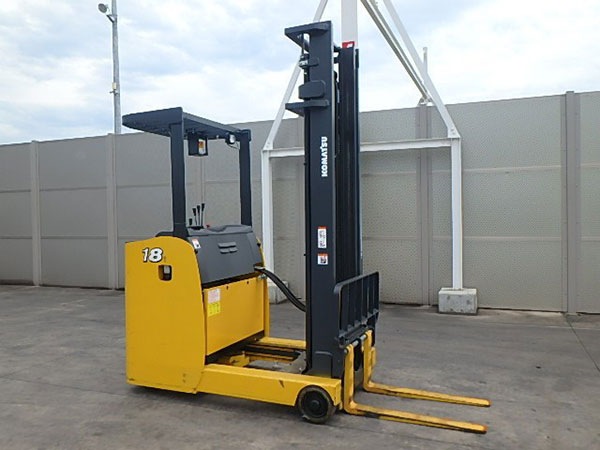 Xe nâng điện đứng lái là gì? Cấu tạo và ứng dụng 2 Xe nâng điện đứng lái được nhập khẩu chính hãng