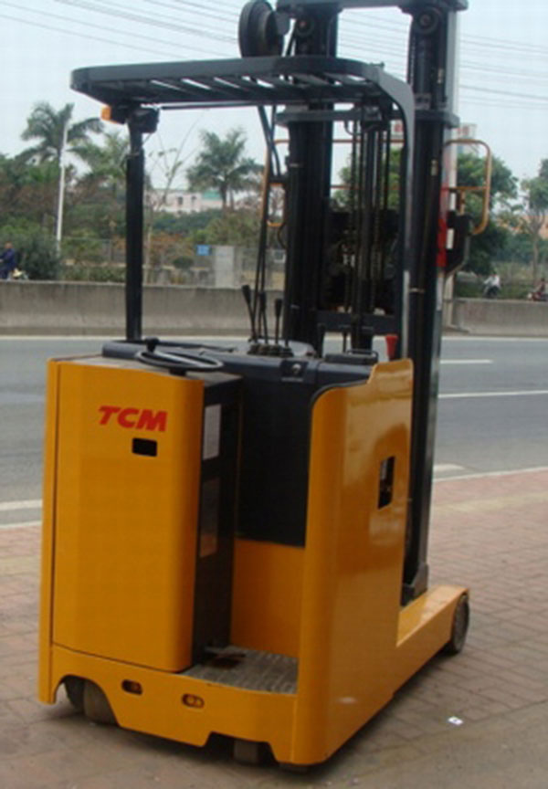 Báo giá xe nâng điện đứng lái TCM mới nhất 2021 5 Xe nâng điện đứng lái TCM 1.5 tấn, nâng cao 4 mét