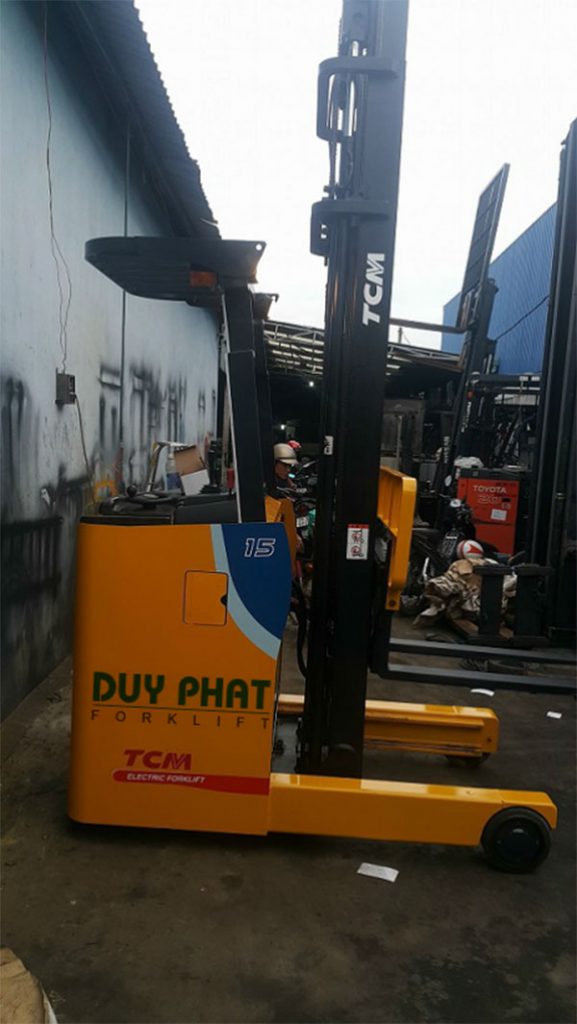 Báo giá xe nâng điện đứng lái TCM mới nhất 2021 7 Xe nâng điện đứng lái TCM 1.5 tấn, nâng cao 5 mét