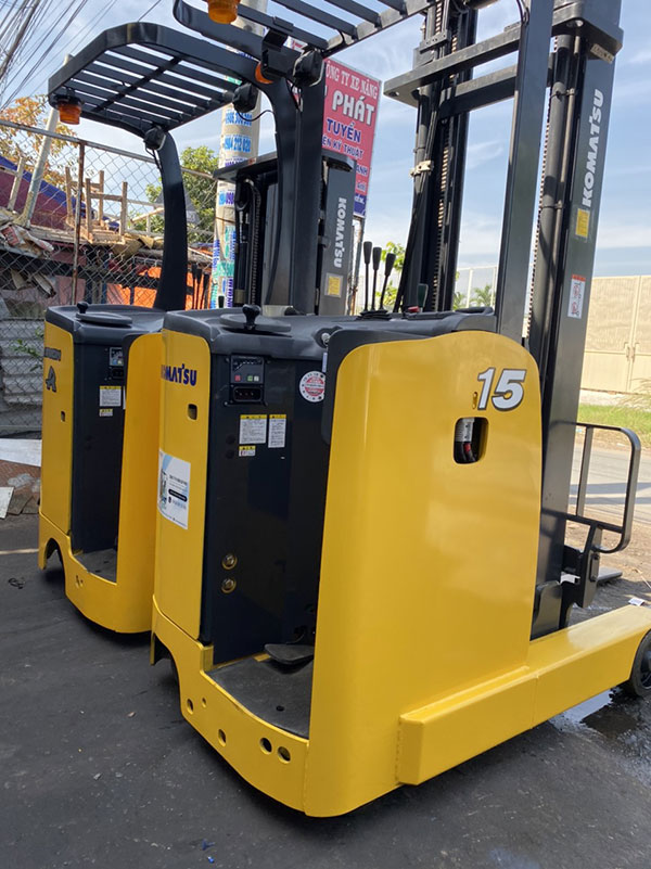 Xe nâng điện hoạt động ổn định, bền bỉ