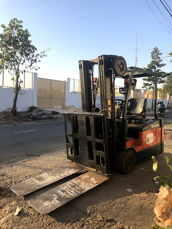 Xe nâng điện ngồi lái