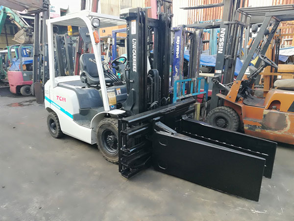 Báo giá xe nâng kẹp vuông