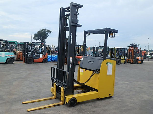 Thang nâng xe nâng điện