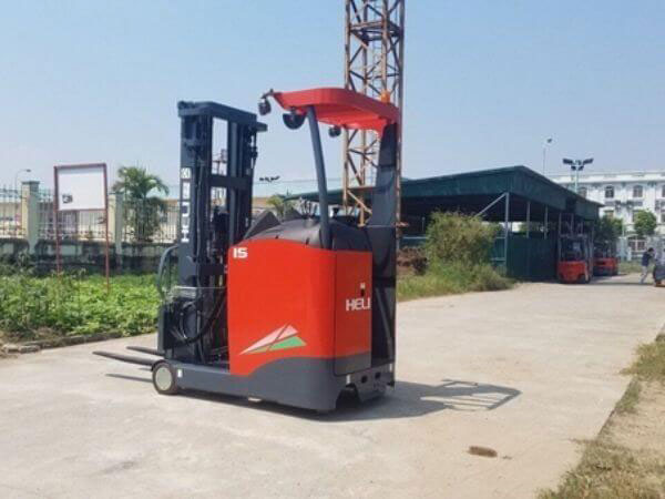 Xe nâng điện đứng lái Heli dạng Reach Truck