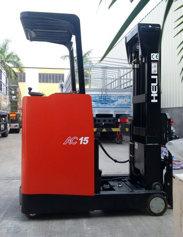 Xe nâng điện Heli kiểu dáng đứng lái vận hành linh hoạt