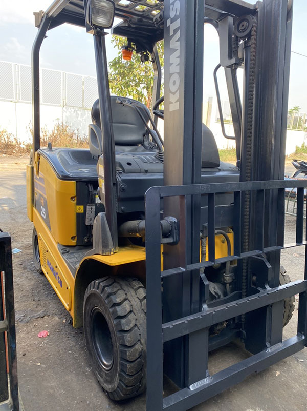 Xe nâng hàng Komatsu chạy bằng động cơ điện