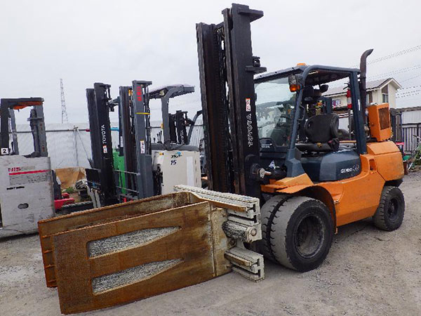 Xe nâng kẹp vuông có tuổi thọ bền bỉ